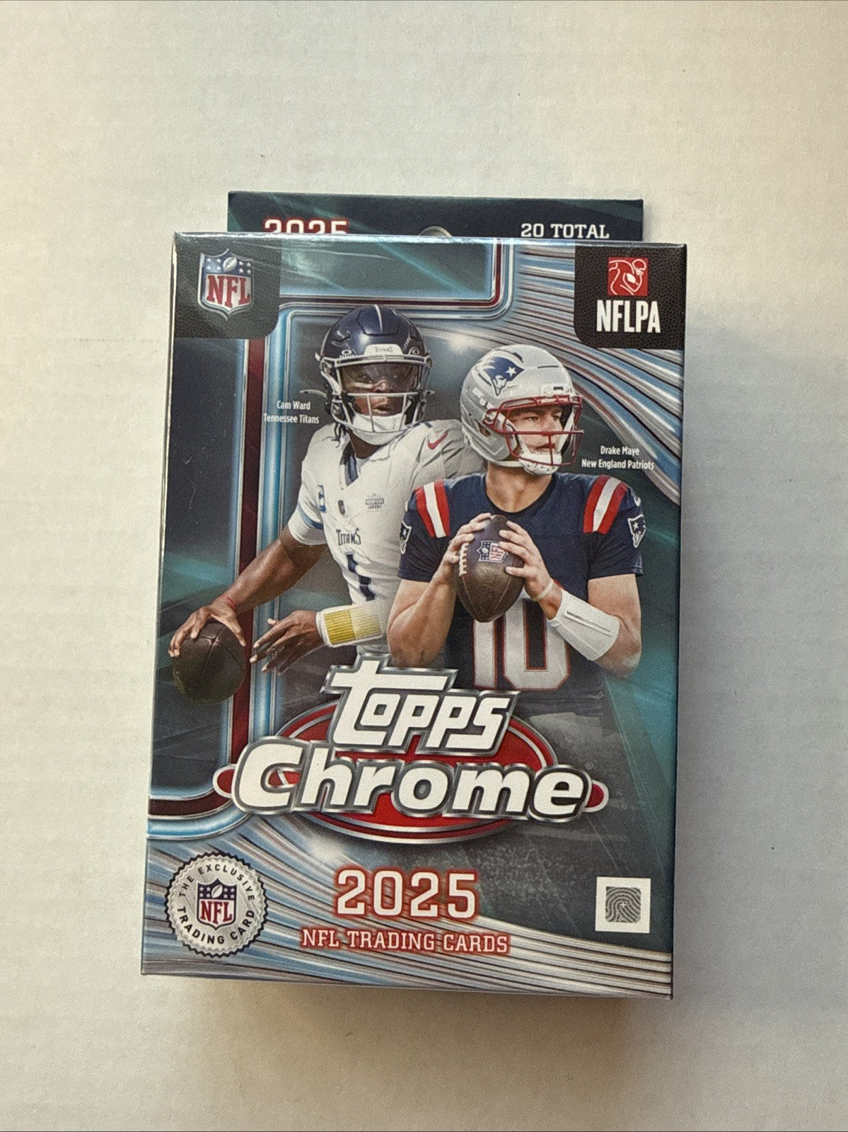 2025 Topps Chrome NFL Football Hanger Box Sealed 20 Cards In Hand 🔥